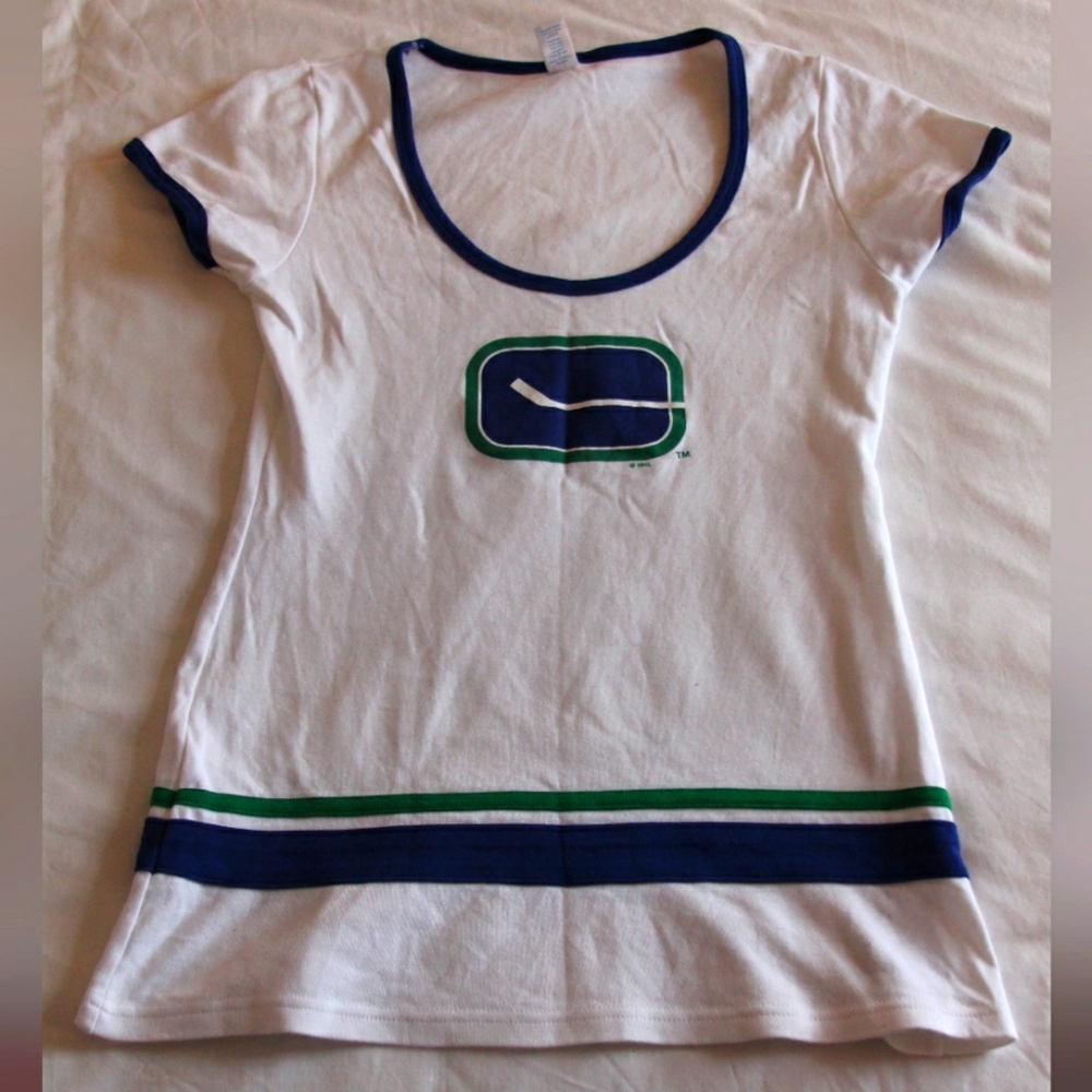Vancouver Canucks t-shirt
